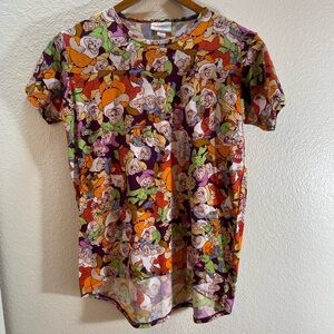 LulaRoe Women’s Size Small Seven Dwarfs T- Shirt.